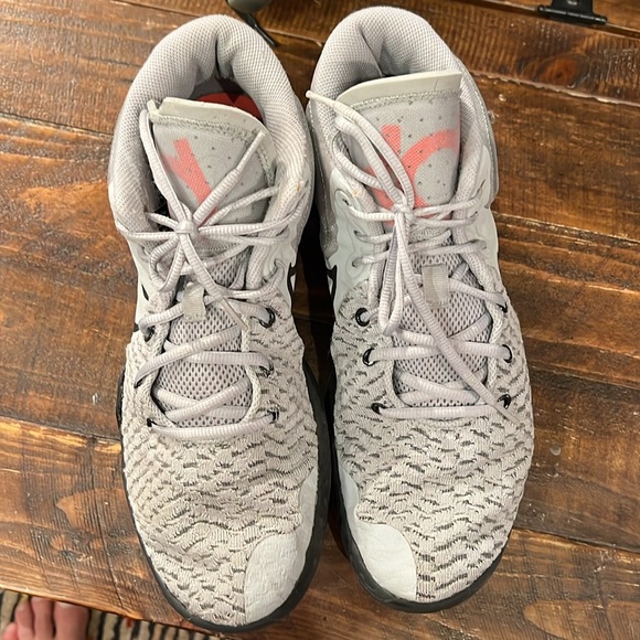 Men’s grey 11.5 sneakers great condition - Picture 6 of 6